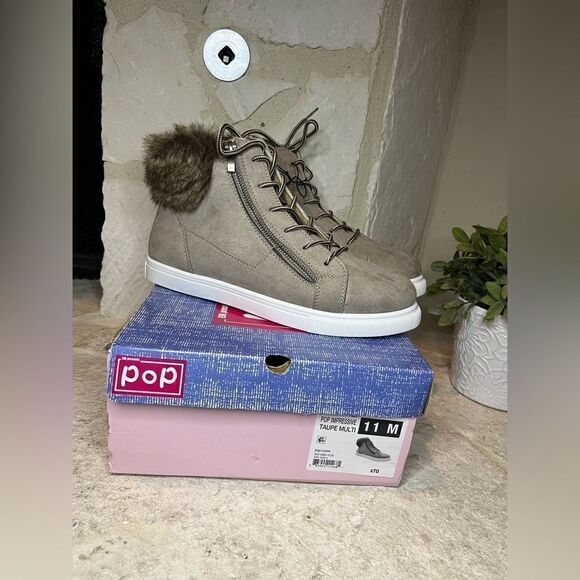 Pop taupe “impressive” faux fur trim booties sz 11 - Picture 2 of 7